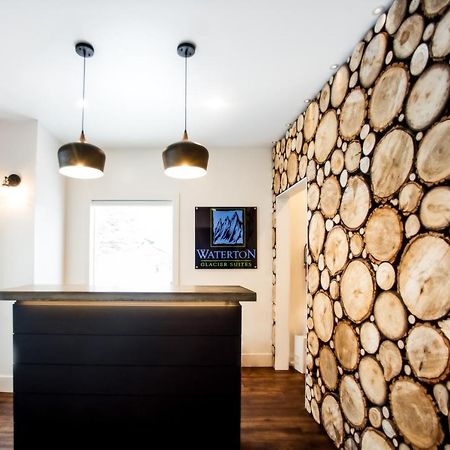 Waterton Glacier Suites Kültér fotó