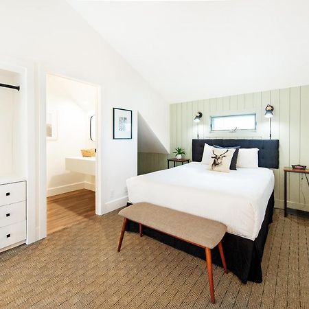 Waterton Glacier Suites Kültér fotó
