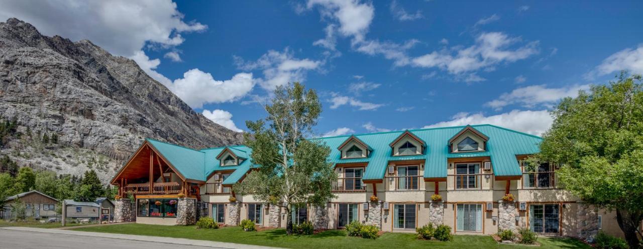 Waterton Glacier Suites Kültér fotó