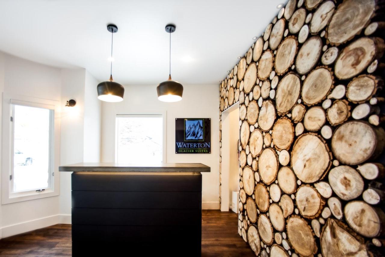 Waterton Glacier Suites Kültér fotó