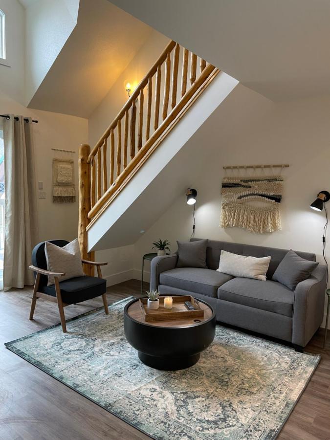 Waterton Glacier Suites Kültér fotó