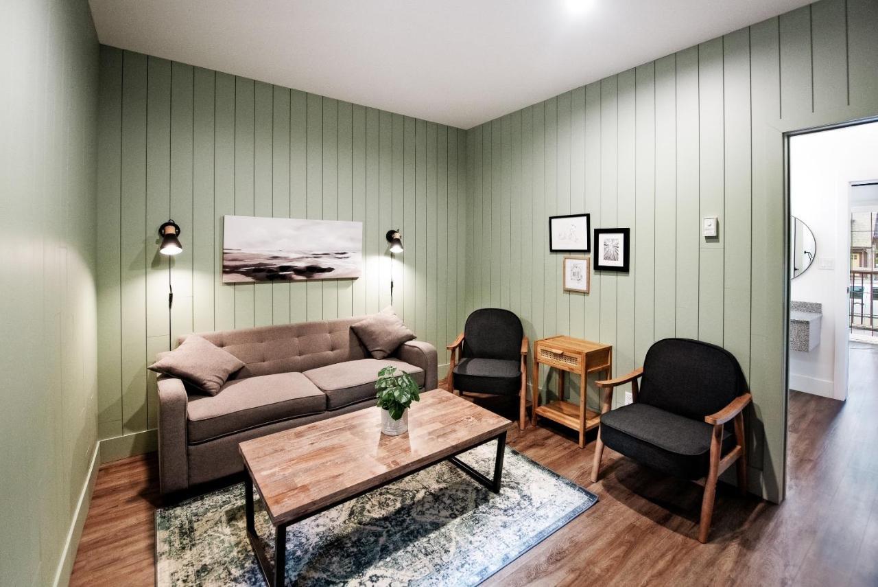 Waterton Glacier Suites Kültér fotó