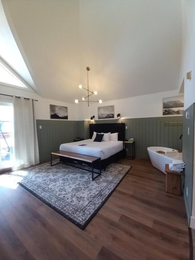 Waterton Glacier Suites Kültér fotó