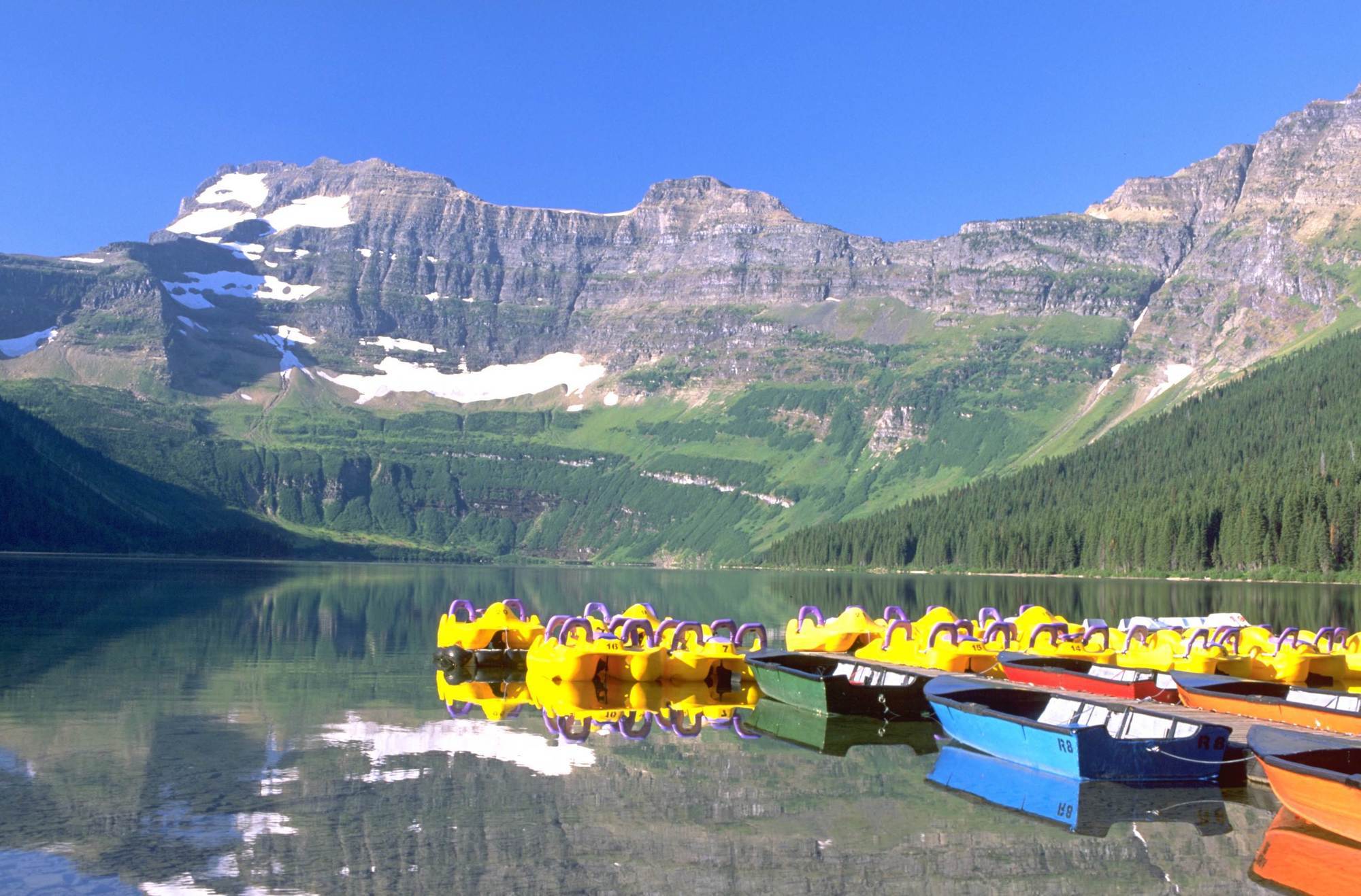 Waterton Glacier Suites Kültér fotó