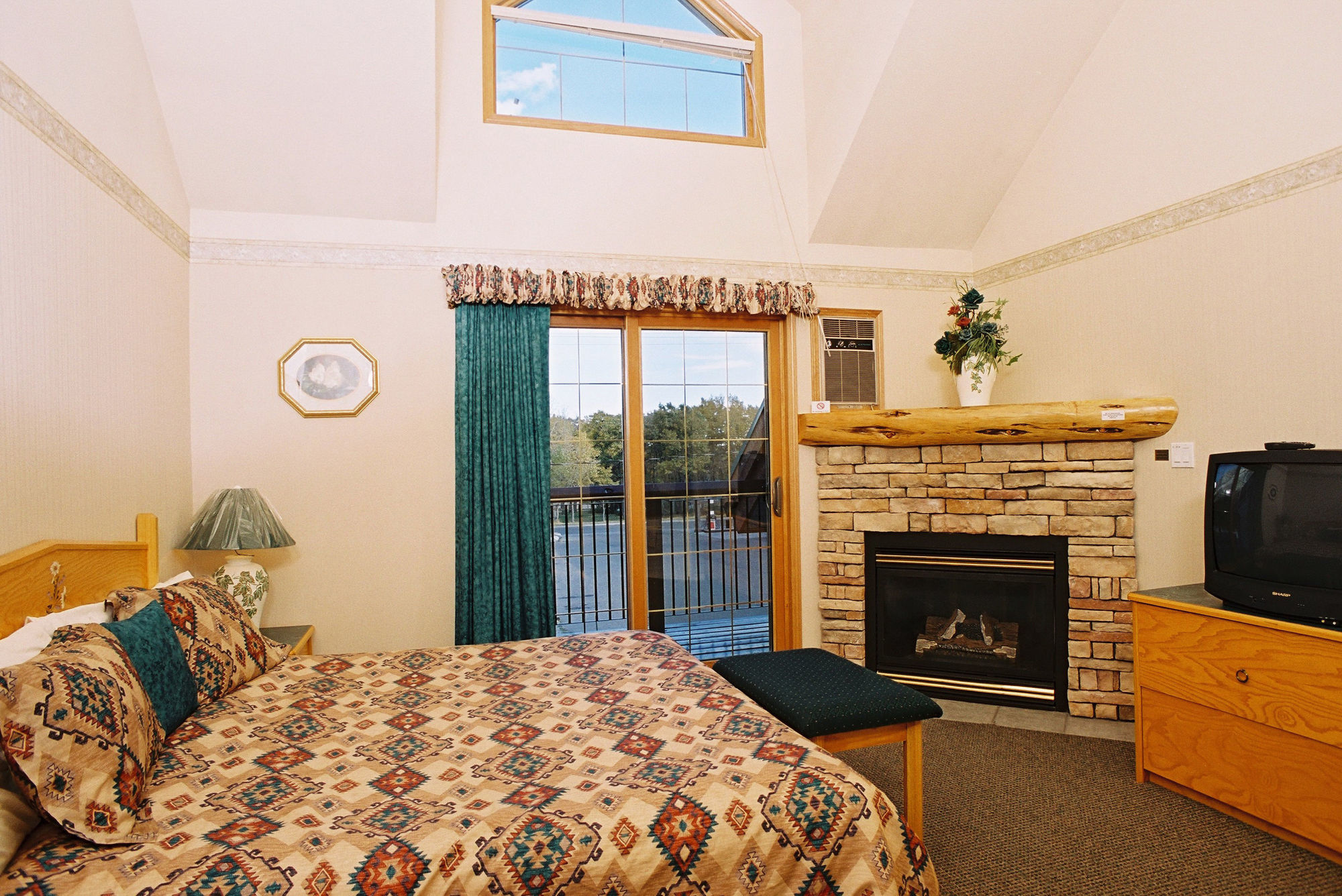 Waterton Glacier Suites Kültér fotó