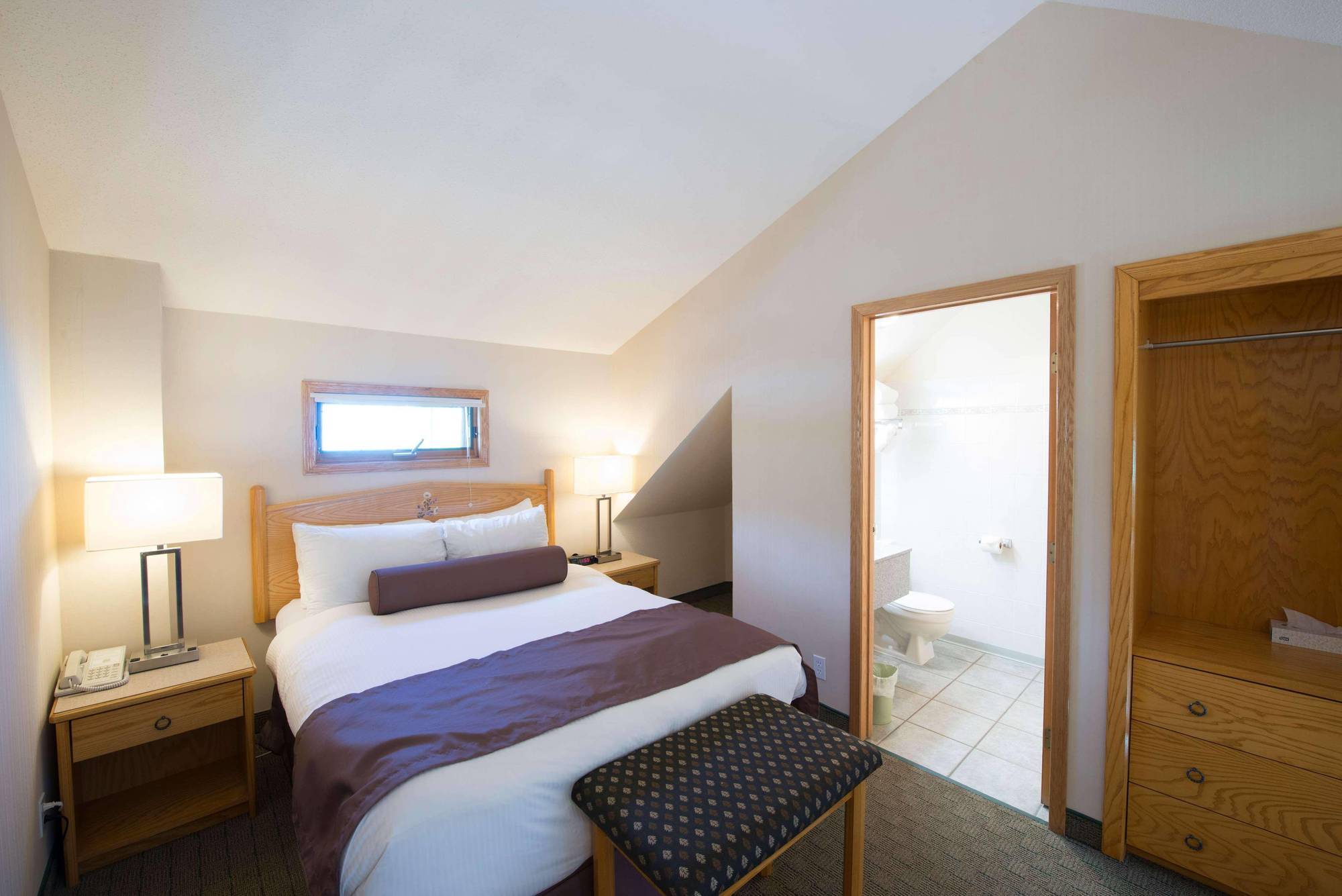 Waterton Glacier Suites Kültér fotó