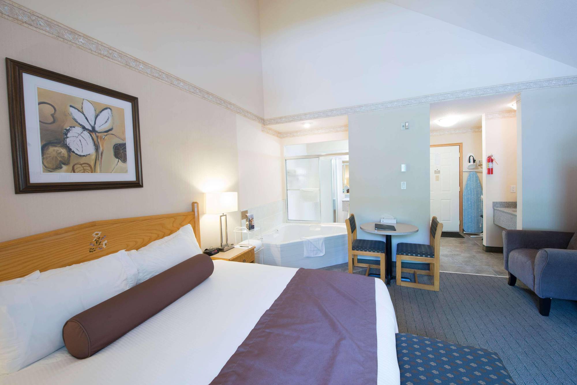 Waterton Glacier Suites Kültér fotó